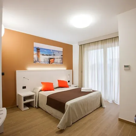 לינה וארוחת בוקר La Casa Del Turista 3*