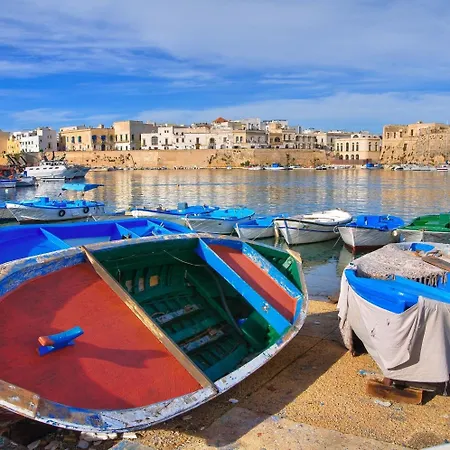 לינה וארוחת בוקר La Casa Del Turista 3*