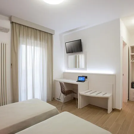 לינה וארוחת בוקר La Casa Del Turista 3*